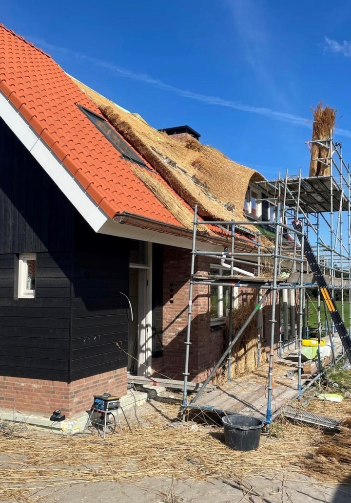 nieuwbouw vrijstaande woning, rieten kap, rietdekken