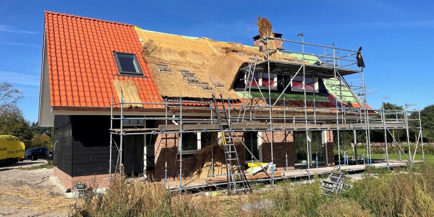 nieuwbouw vrijstaande woning, rieten kap, rietdekken