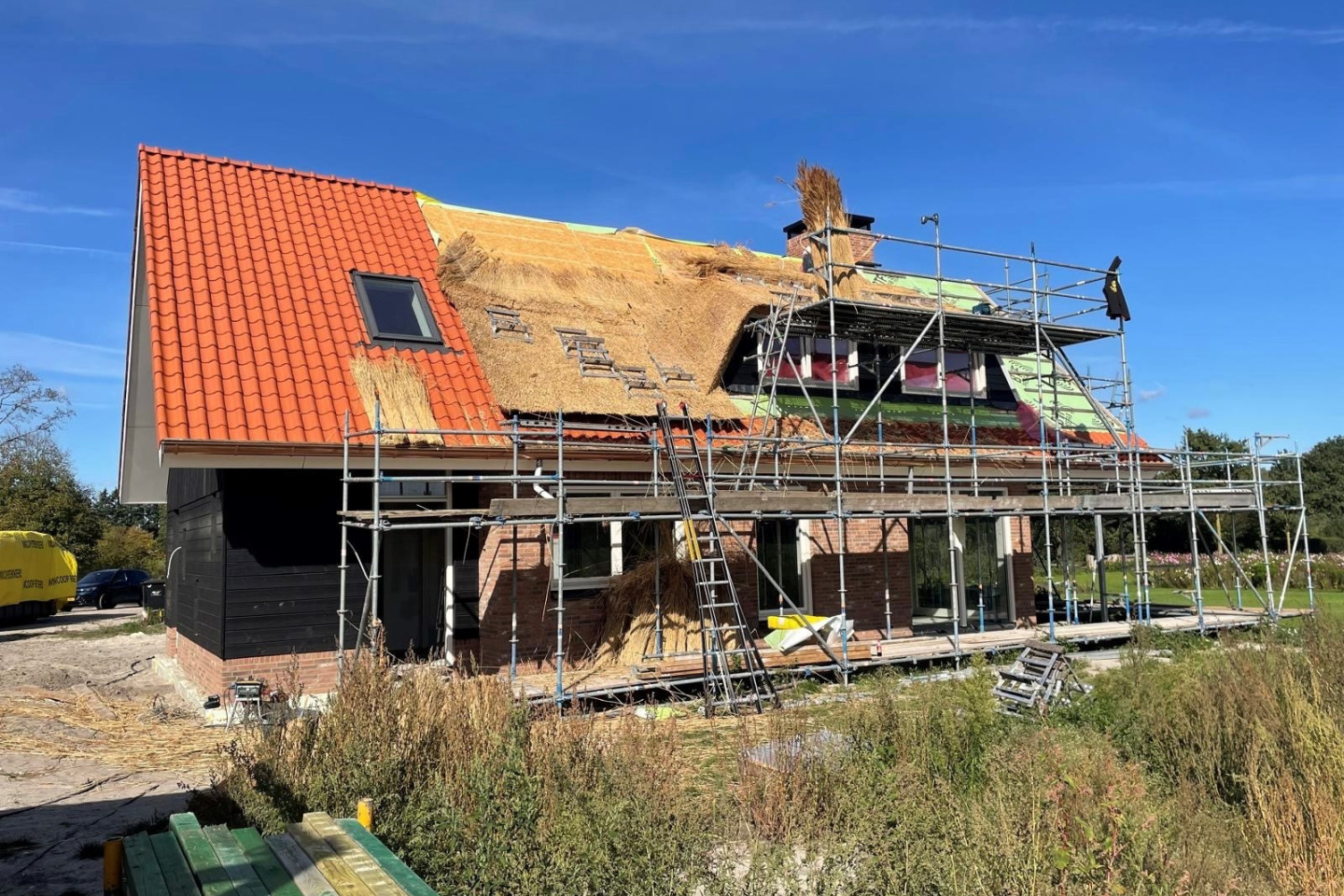 nieuwbouw vrijstaande woning, rieten kap, rietdekken
