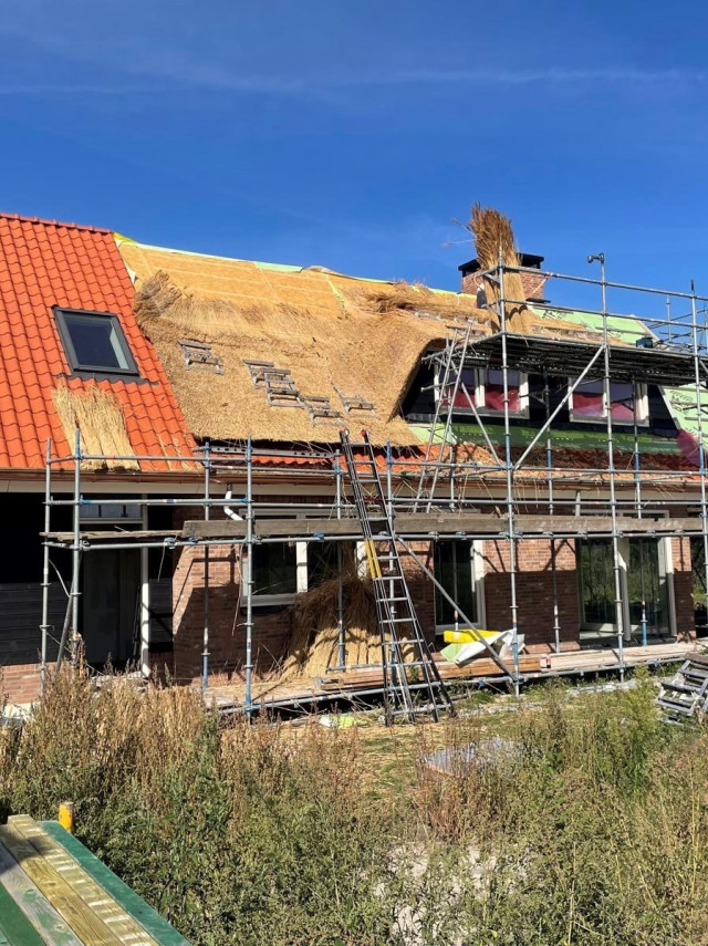 nieuwbouw vrijstaande woning, rieten kap, rietdekken