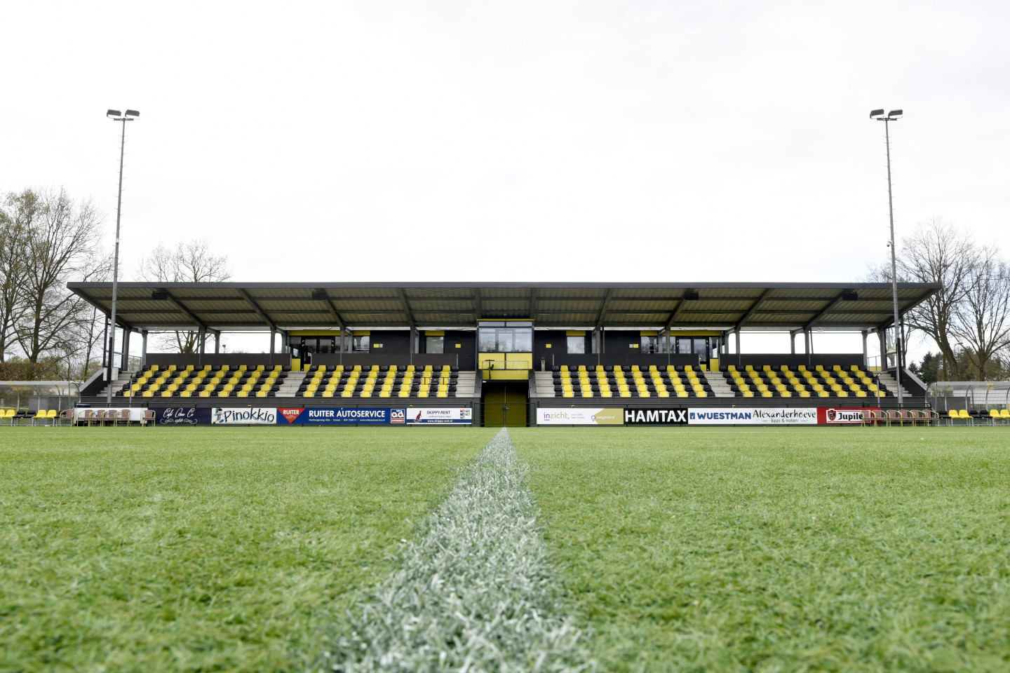 Nieuwbouw Tribune Kleedruimten En Bestuurskamer Met Businessclub 